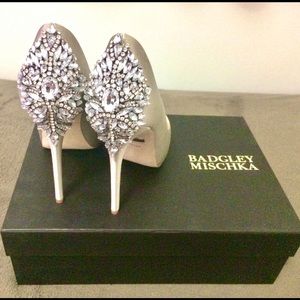 Badgely Michka Kiara Platform Pump